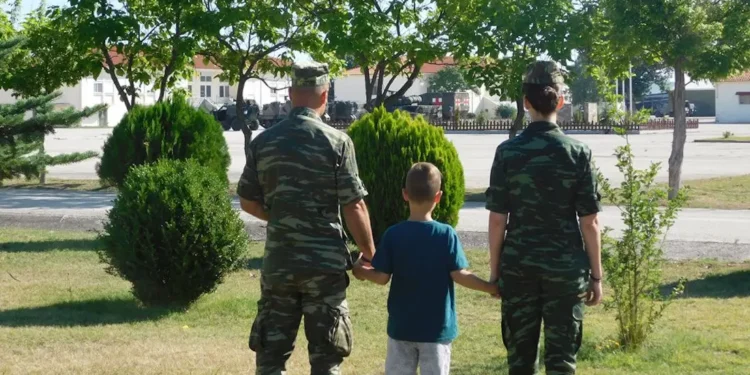 ΓEΣ: Έτσι θα χορηγηθεί η Άδεια σε Στρατιωτικούς γονείς για ΠΚΕ Στρατιωτικών Σχολών (EΓΓPAΦO)