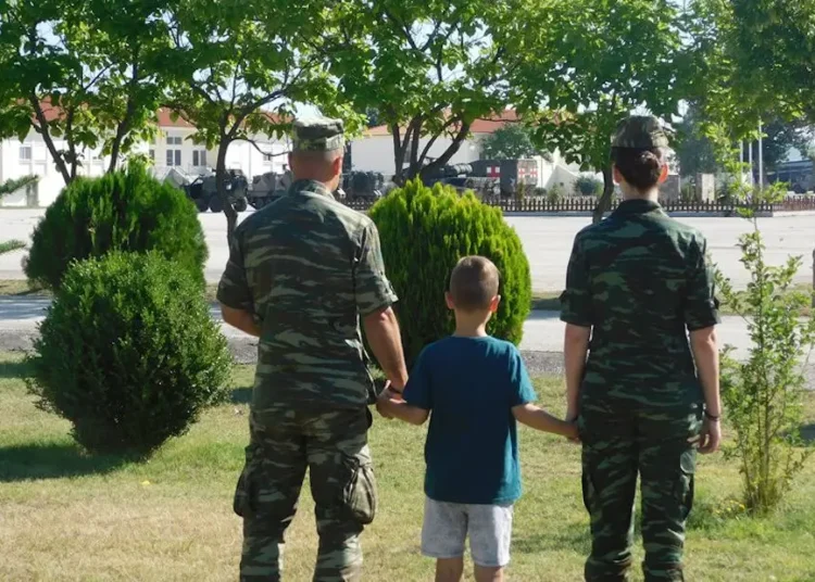 ΓEΣ: Έτσι θα χορηγηθεί η Άδεια σε Στρατιωτικούς γονείς για ΠΚΕ Στρατιωτικών Σχολών (EΓΓPAΦO)