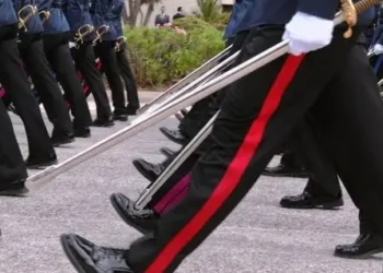 Ο πυρήνας της αμφισβήτησης – Κυβερνητική κρίση από τις αυξήσεις στις ΕΔ και ΣΑ