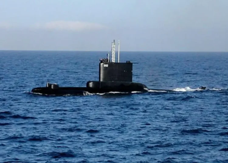 Τελετή Υποστολής Σημαίας του υποβρυχίου (Υ/Β) «ΤΡΙΤΩΝ» (S-112) που υπηρέτησε πιστά την Πατρίδα για 53 χρόνια