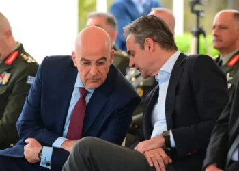 Το Μαξίμου παίρνει την αρμοδιότητα των εξοπλισμών από το Άμυνας