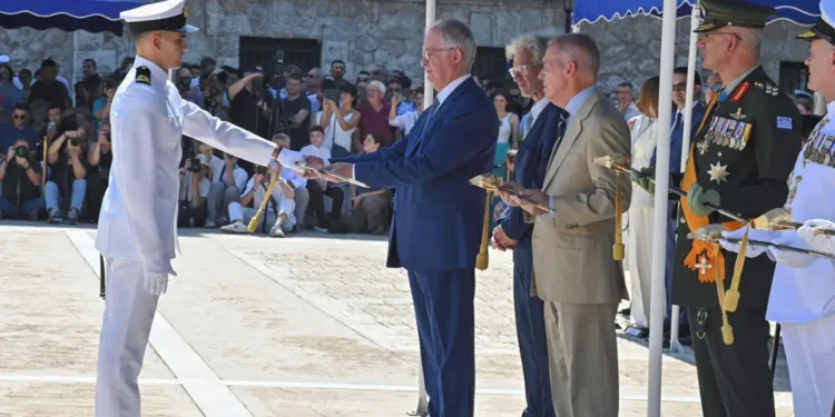 Ορκωμοσία 64 Νέων Σημαιοφόρων ΠΝ και 29 ΛΣ-ΕΛΑΚΤ Τάξεως 2025 (ΦΩΤΟ)