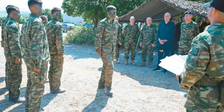 Επαγγελματικός Στρατός, υπόγεια στρατόπεδα, θητεία και πτυχίο μαζί – Όλες οι αλλαγές στις ΕΔ