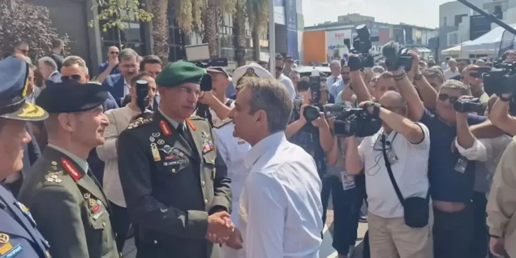 Δεν αρκούν οι μισθολογικές παρεμβάσεις για να αντιστρέψουν την απαξίωση των στελεχών ΕΔ