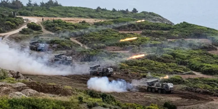 ΕΠΙΣΗΜΟ: Ο Ελληνικός Στρατός θα εκσυγχρονίσει και τους 111 εκτοξευτές πυραύλων RM-70 – Τι ποσό θα δαπανηθεί