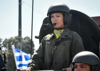 Τι απαντά το ChatGPT στο ερώτημα: Πρέπει οι γυναίκες να υπηρετούν υποχρεωτικά στον Ελληνικό Στρατό;