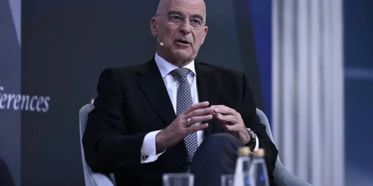 Δένδιας: Το 2026 ξεκινάει η εθελοντική στράτευση γυναικών – «Θα ενθουσιαστεί ο γυναικείος πληθυσμός της χώρας»