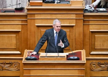 Δαβάκης: Αύξηση αποδοχών, ενίσχυση στεγαστικού και αναβάθμιση υγειονομικών παροχών για τα στελέχη ΕΔ