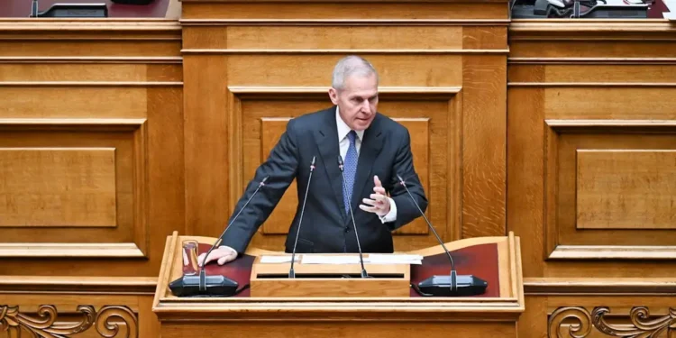 Δαβάκης: Αύξηση αποδοχών, ενίσχυση στεγαστικού και αναβάθμιση υγειονομικών παροχών για τα στελέχη ΕΔ