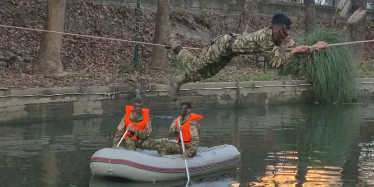 ΤΡΙΚΑΛΑ: Θεαματική άσκηση των σπουδαστών της ΣΜΥ στον Ληθαίο ποταμό (ΒΙΝΤΕΟ-ΦΩΤΟ)