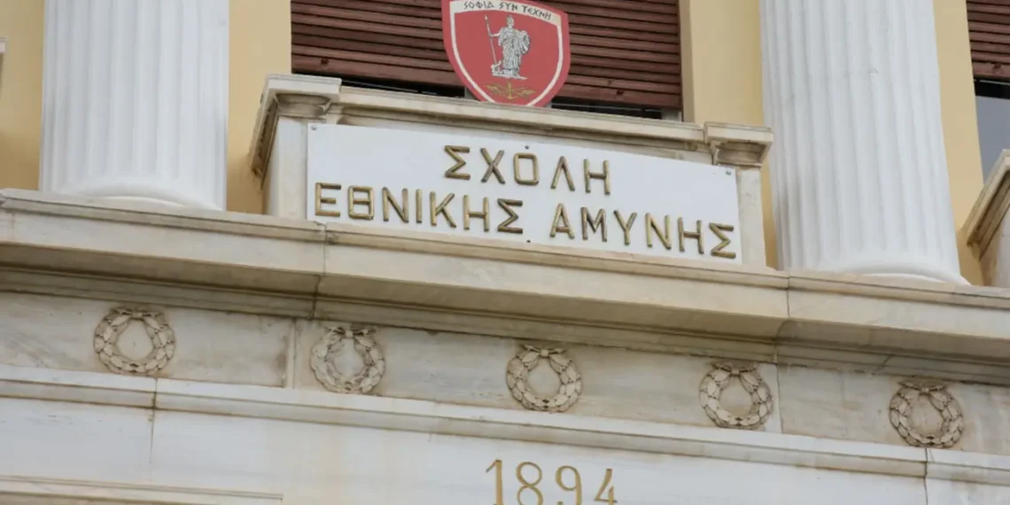Ράβε ξήλωνε στη ΣΕΘΑ! Ο «στρατιωτικός αρχιμανδριτισμός»