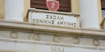 Ράβε ξήλωνε στη ΣΕΘΑ! Ο «στρατιωτικός αρχιμανδριτισμός»