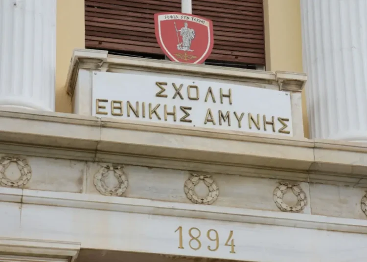 Ράβε ξήλωνε στη ΣΕΘΑ! Ο «στρατιωτικός αρχιμανδριτισμός»